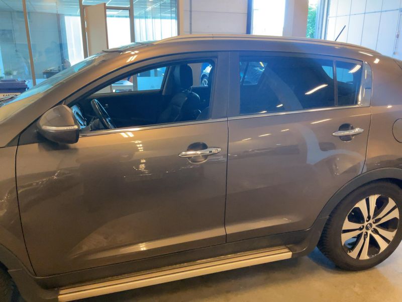 Kia Sportage 2.0 Attract 2WD 2011 – снимка 4