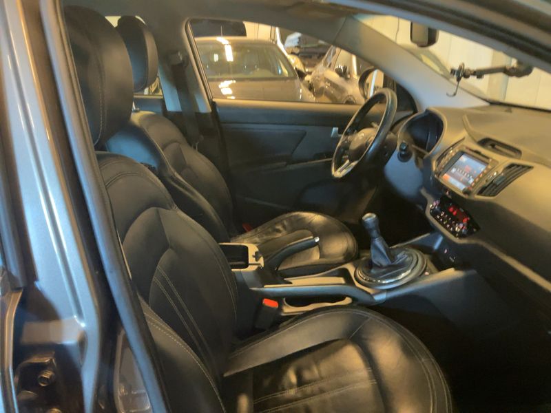 Kia Sportage 2.0 Attract 2WD 2011 – снимка 16