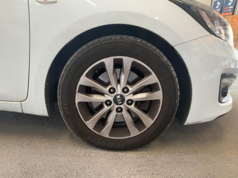 Kia cee'd 1.6 CRDi Active 2015 – снимка 11