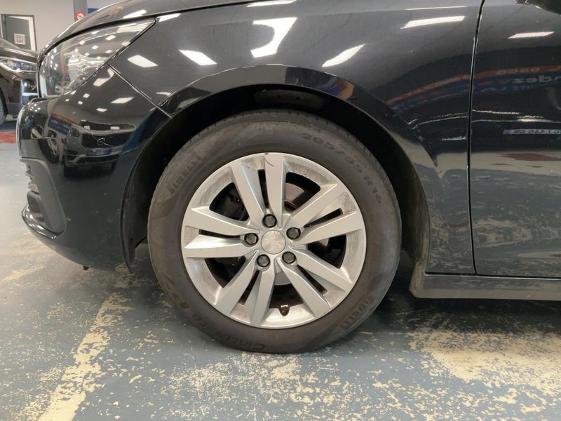 Peugeot 308 1.5 Blue-HDi Active Business 2019 – снимка 3