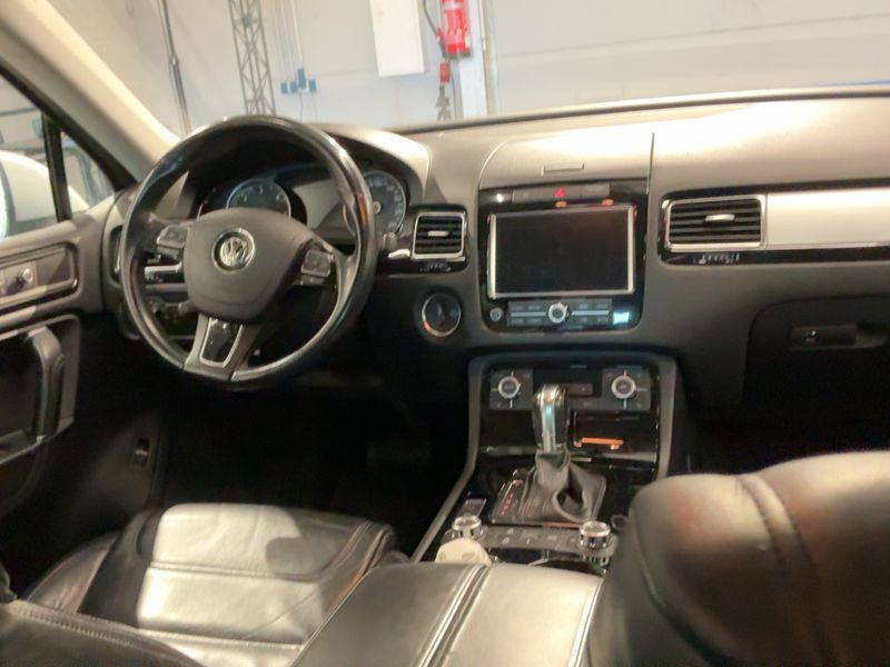 Volkswagen Touareg 3.0 V6 TDI BlueMotion Tech 2011 – снимка 17