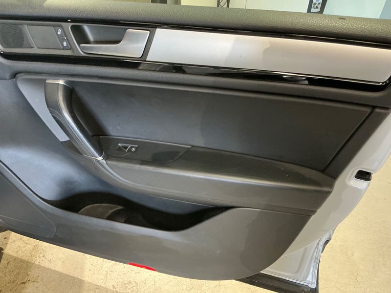 Volkswagen Touareg 3.0 V6 TDI BlueMotion Tech 2011 – снимка 25