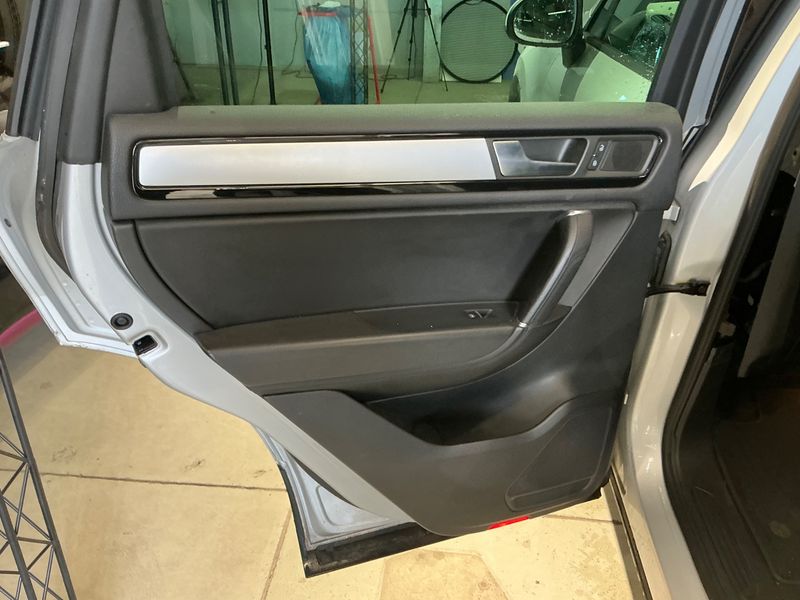 Volkswagen Touareg 3.0 V6 TDI BlueMotion Tech 2011 – снимка 28