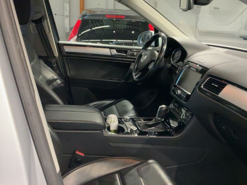 Volkswagen Touareg 3.0 V6 TDI BlueMotion Tech 2011 – снимка 16