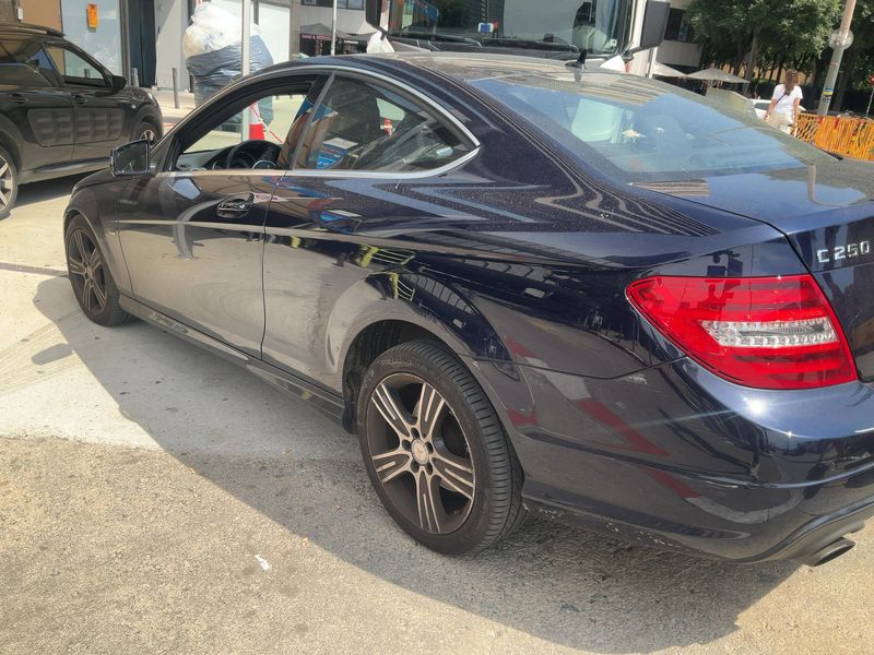Mercedes-Benz C-Klasse C 250 CGI BlueEfficiency 2013 – снимка 4