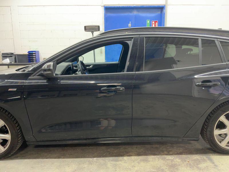 Ford Focus 1.0 EcoBoost Mild-Hybrid ST-Line 2024 – снимка 4