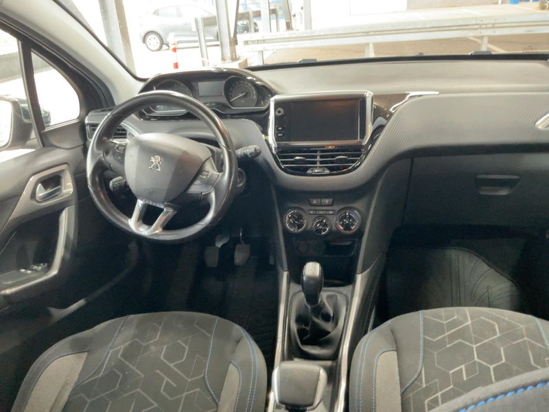 Peugeot 2008 1.2 e-VTi Style 2018 – снимка 17