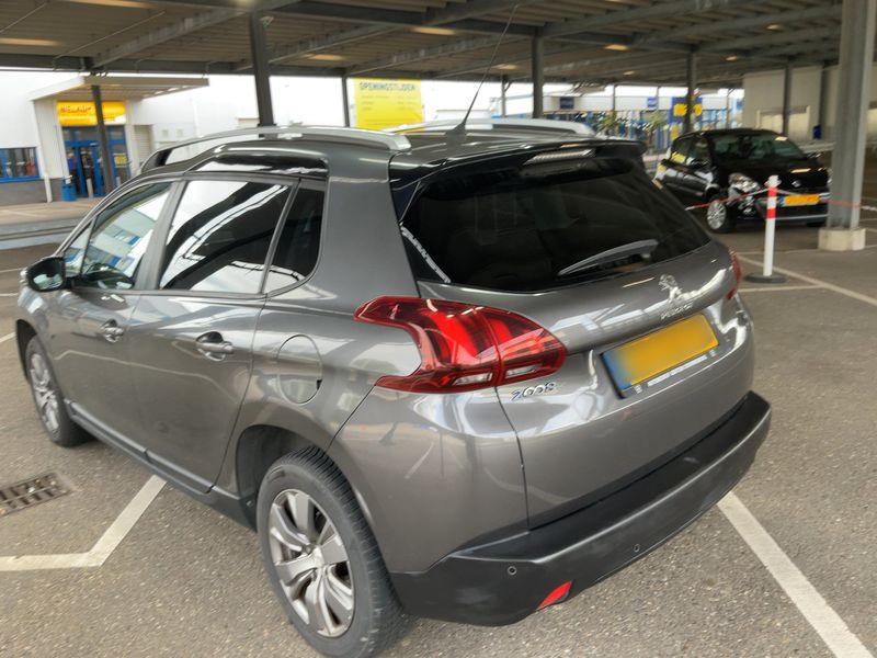 Peugeot 2008 1.2 e-VTi Style 2018 – снимка 6