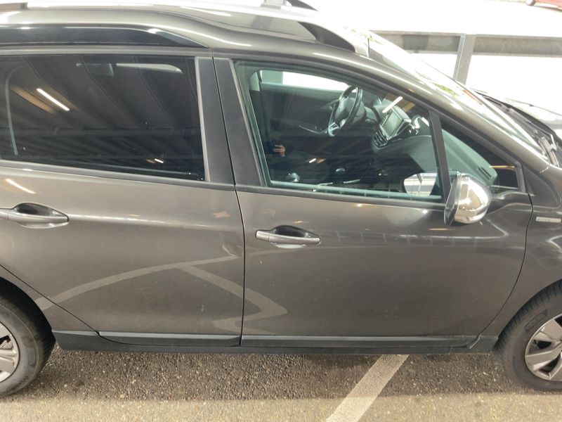 Peugeot 2008 1.2 e-VTi Style 2018 – снимка 10