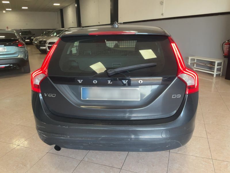 Volvo V60 2.0 D4 Momentum 2011 – снимка 7