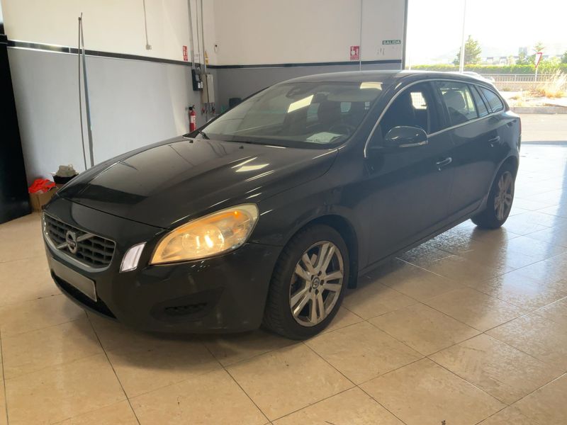 Volvo V60 2.0 D4 Momentum 2011 – снимка 1