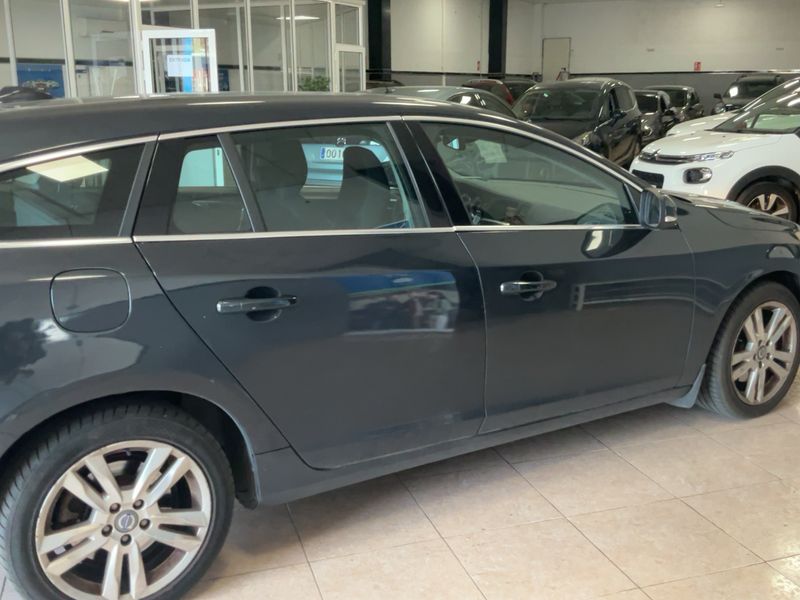 Volvo V60 2.0 D4 Momentum 2011 – снимка 10