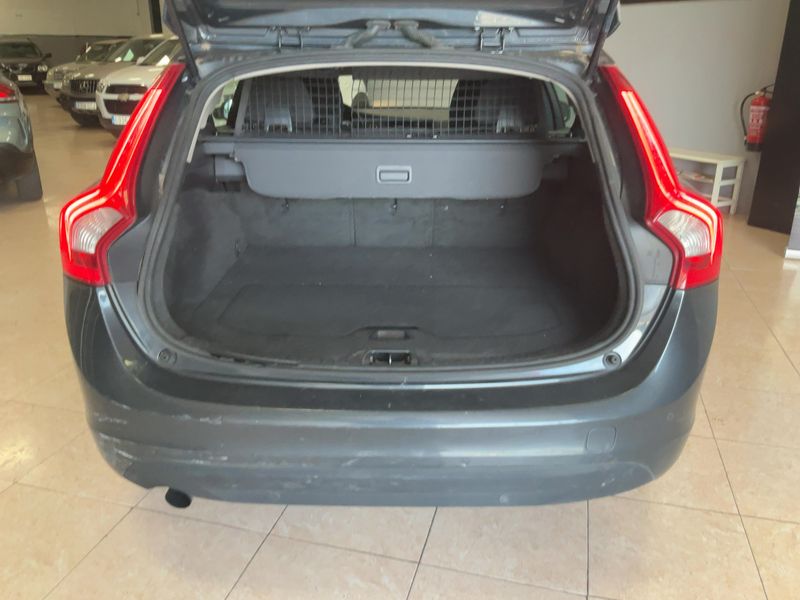Volvo V60 2.0 D4 Momentum 2011 – снимка 15