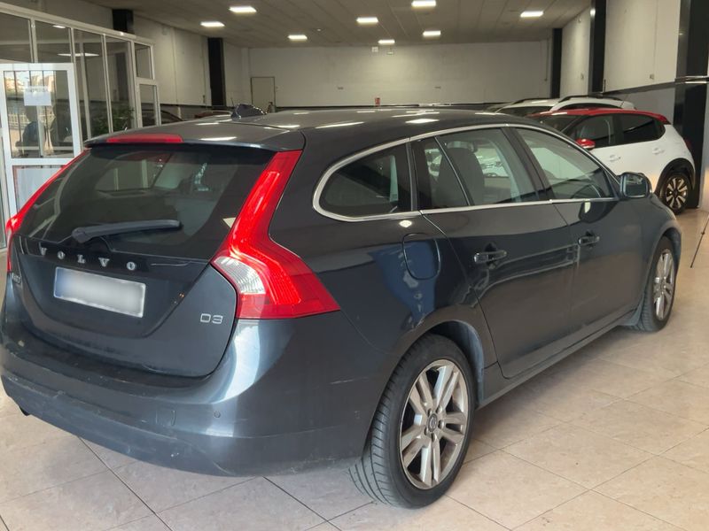 Volvo V60 2.0 D4 Momentum 2011 – снимка 8