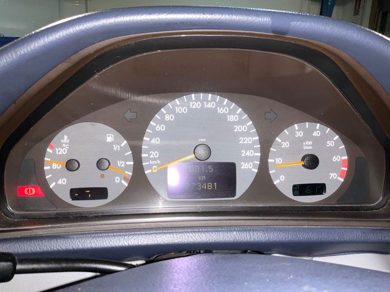 Mercedes-Benz CLK-Klasse CLK 320 Avantgarde 2001 – снимка 4
