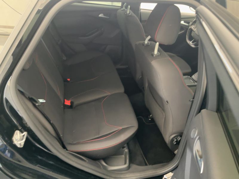 Ford Focus 2.0 TDCi ST-Line 2018 – снимка 20
