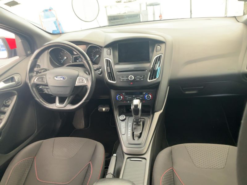 Ford Focus 2.0 TDCi ST-Line 2018 – снимка 18