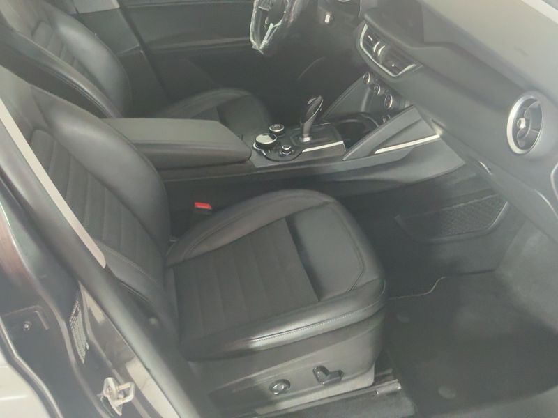 Alfa Romeo Stelvio 2.2 JTDM Super Q4 2018 – снимка 16