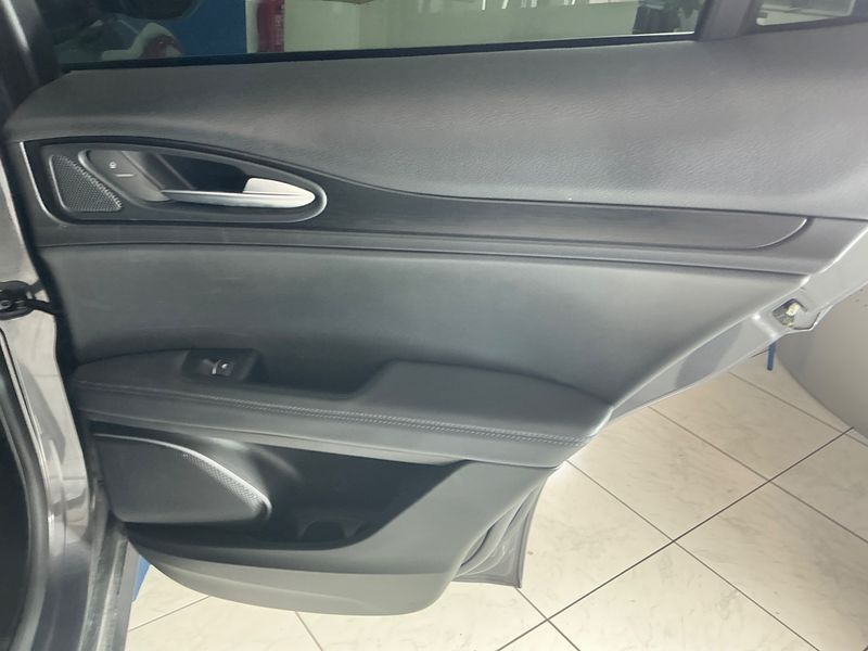 Alfa Romeo Stelvio 2.2 JTDM Super Q4 2018 – снимка 31