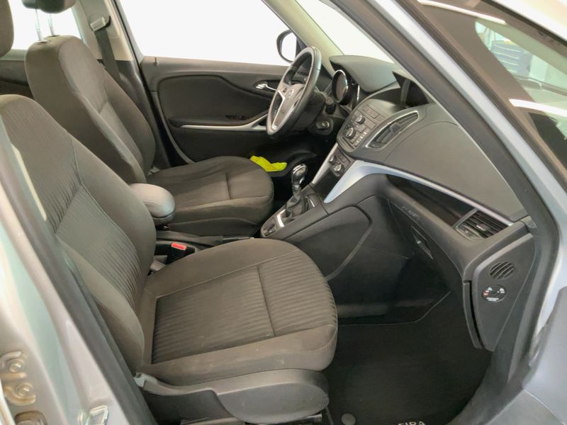 Opel Zafira Tourer 1.4 Turbo Edition 2014 – снимка 16