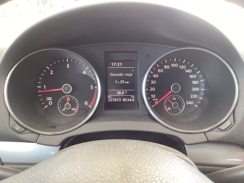 Volkswagen Golf VI 2.0 TDI Advance 2008 – снимка 18