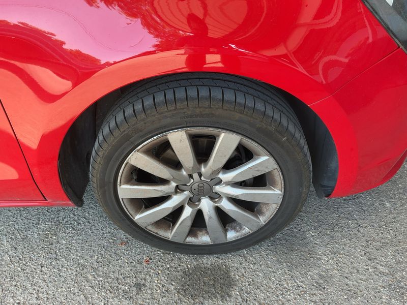 Audi A1 Sportback 1.6 TDI Attraction 2013 – снимка 11