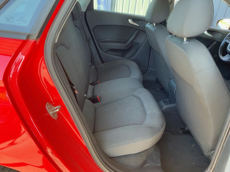Audi A1 Sportback 1.6 TDI Attraction 2013 – снимка 19