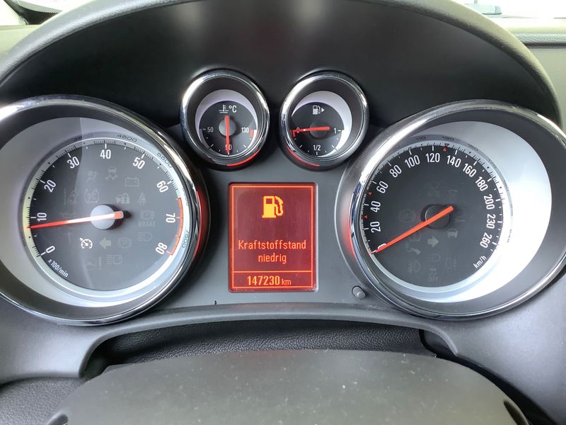 Opel Astra 1.4 Turbo Excellence 2012 – снимка 4