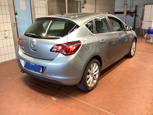 Opel Astra 1.4 Turbo Excellence 2012 – снимка 2