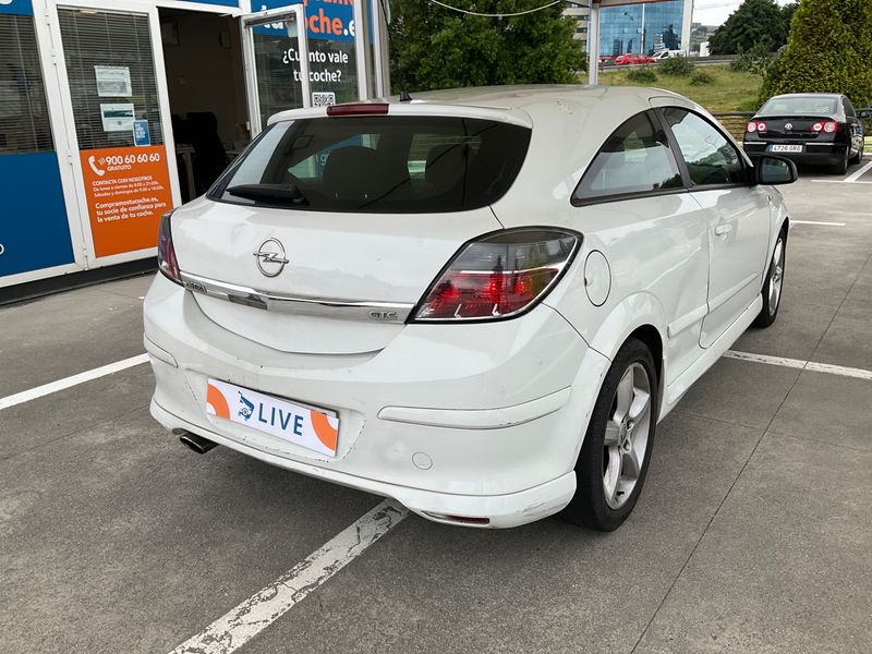 Opel Astra GTC 1.9 CDTI Sport 2010 – снимка 2