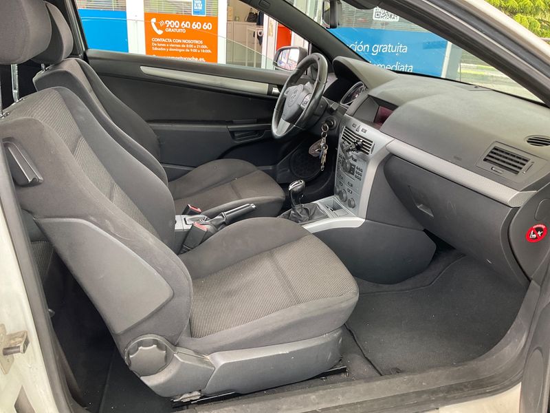 Opel Astra GTC 1.9 CDTI Sport 2010 – снимка 3