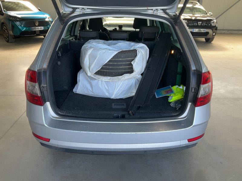 Skoda Octavia 2.0 TDI Clever 2019 – снимка 16