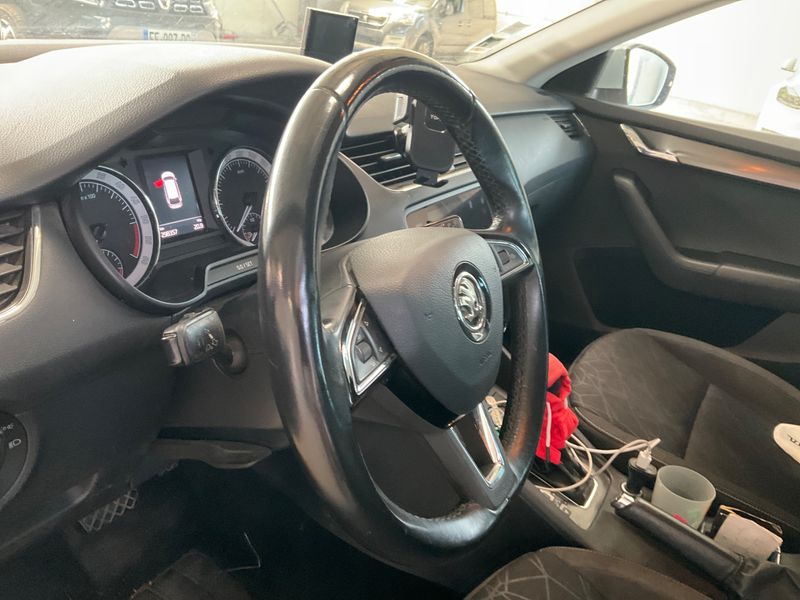 Skoda Octavia 2.0 TDI Clever 2019 – снимка 31