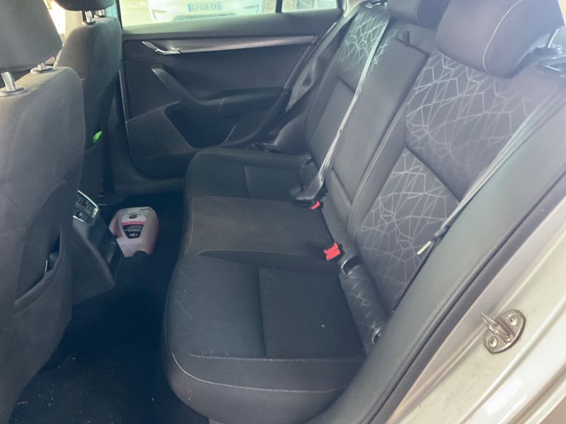 Skoda Octavia 2.0 TDI Clever 2019 – снимка 32