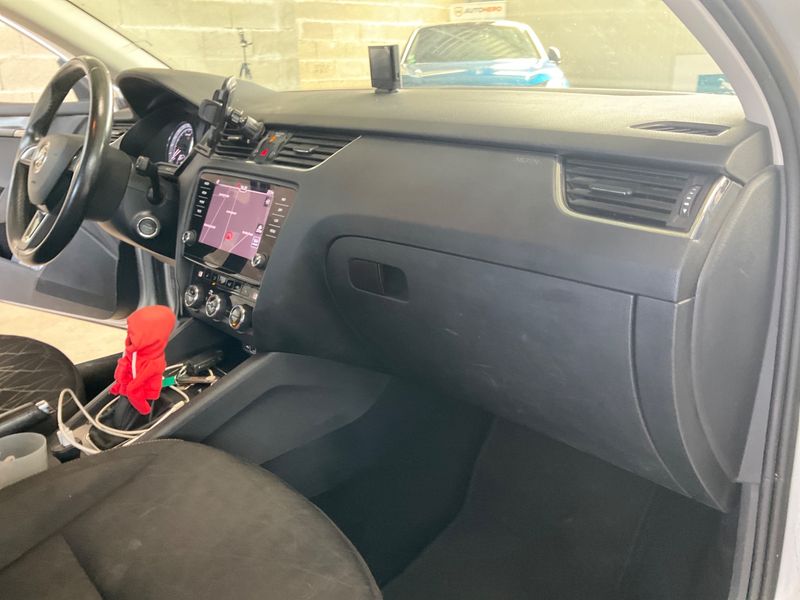 Skoda Octavia 2.0 TDI Clever 2019 – снимка 30