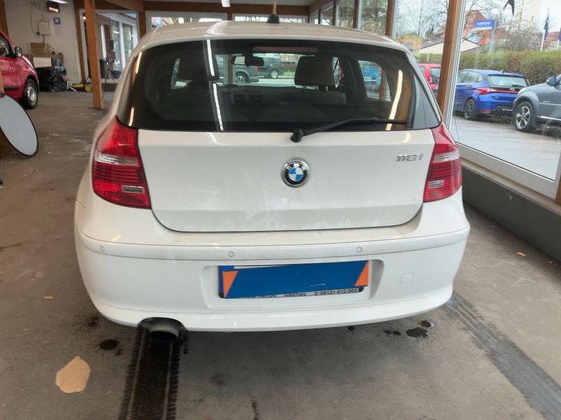 BMW 1er 118i 2011 – снимка 7