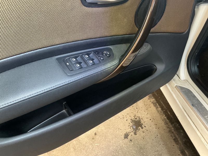 BMW 1er 118i 2011 – снимка 34