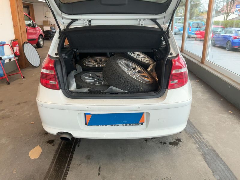 BMW 1er 118i 2011 – снимка 16