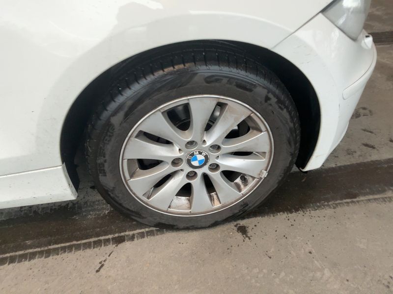 BMW 1er 118i 2011 – снимка 11