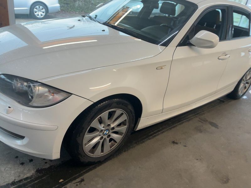 BMW 1er 118i 2011 – снимка 2