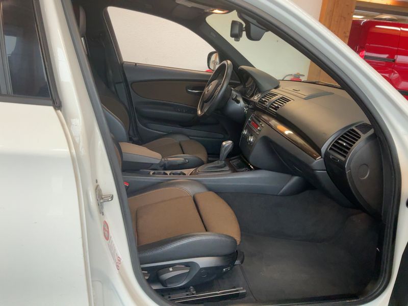 BMW 1er 118i 2011 – снимка 17