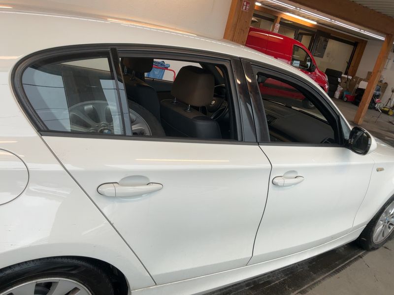 BMW 1er 118i 2011 – снимка 10