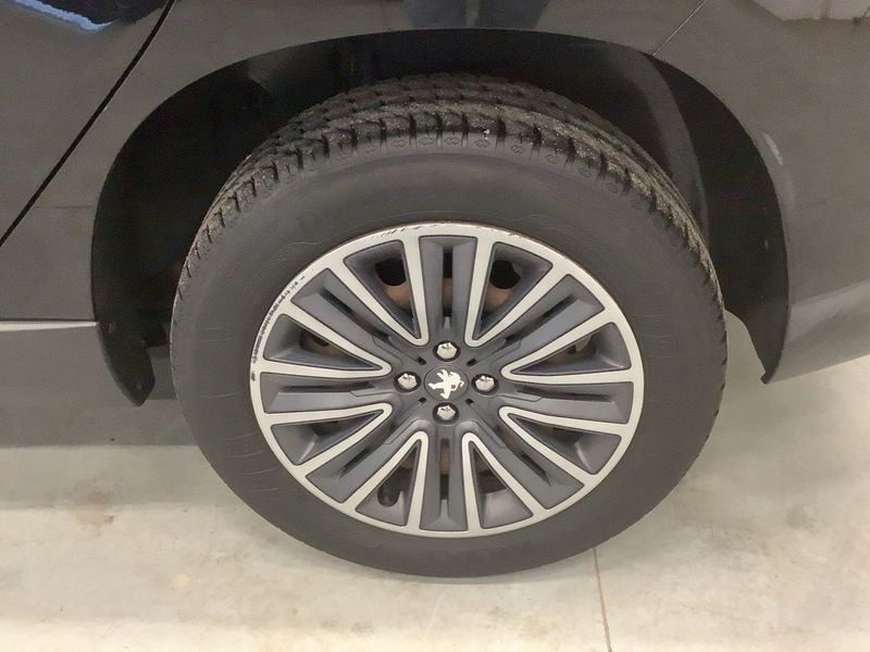 Peugeot 2008 1.2 PureTech Active 2017 – снимка 18