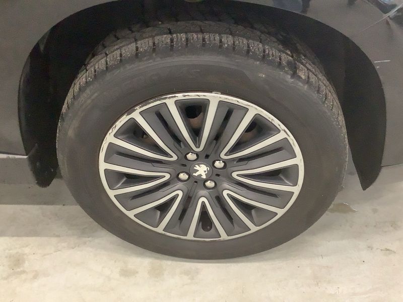 Peugeot 2008 1.2 PureTech Active 2017 – снимка 20