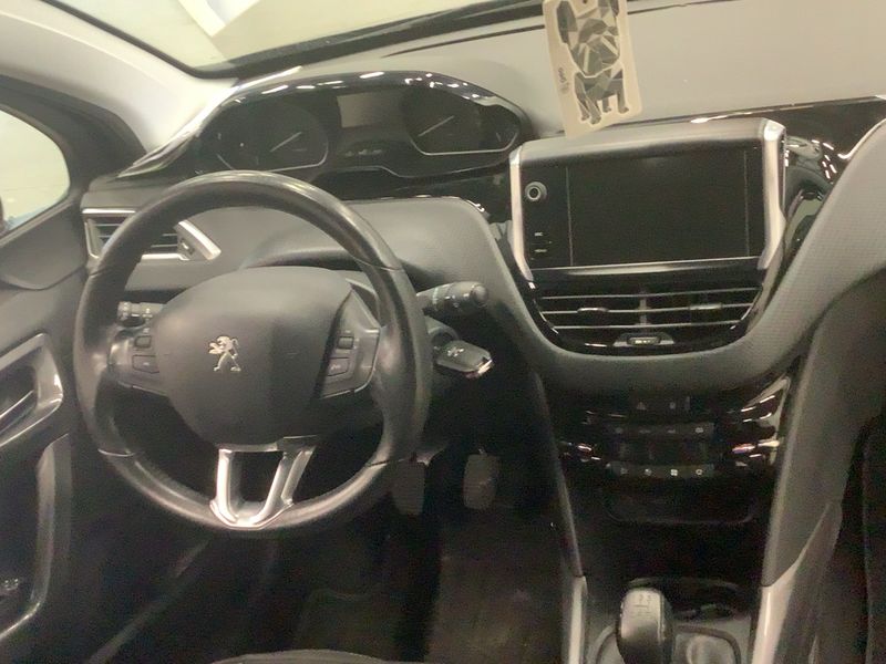 Peugeot 2008 1.2 PureTech Active 2017 – снимка 12
