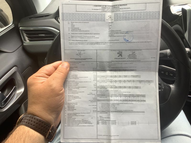 Peugeot 2008 1.2 PureTech Active 2017 – снимка 16