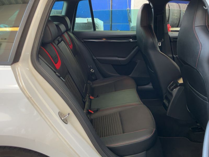 Skoda Octavia 2.0 TDI RS 2015 – снимка 20