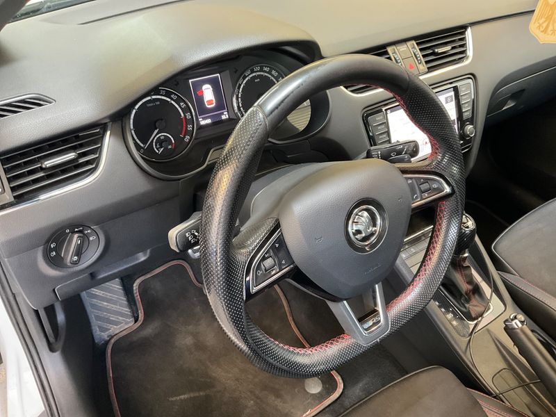 Skoda Octavia 2.0 TDI RS 2015 – снимка 25