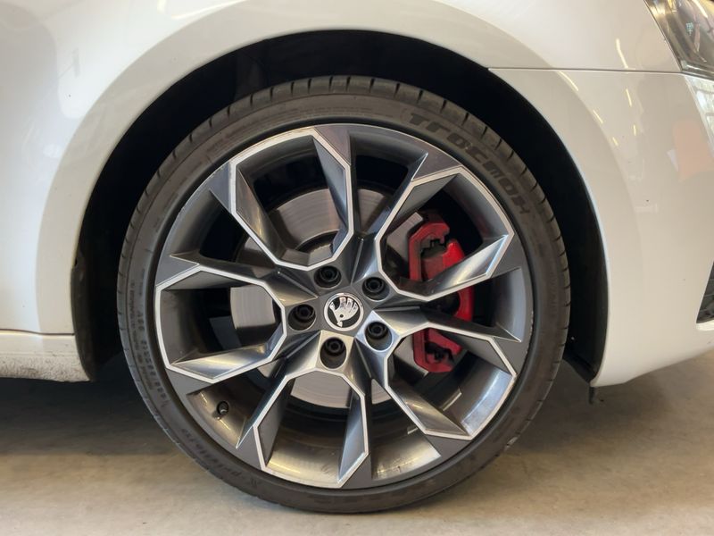 Skoda Octavia 2.0 TDI RS 2015 – снимка 11