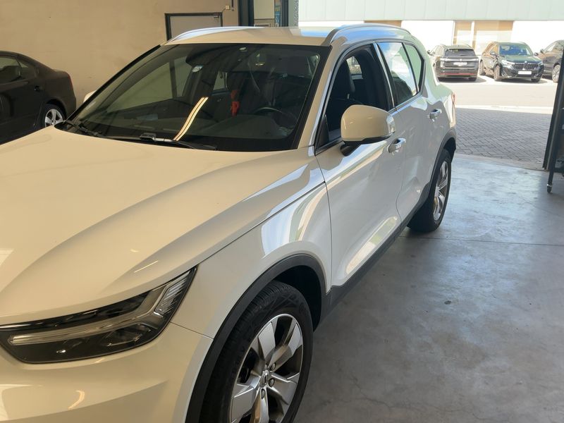 Volvo XC40 2.0 T4 Momentum Pro 2WD 2019 – снимка 2